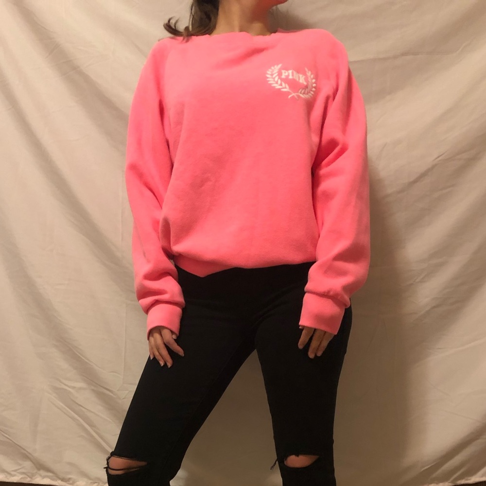 Pink crew neck sweatshirt